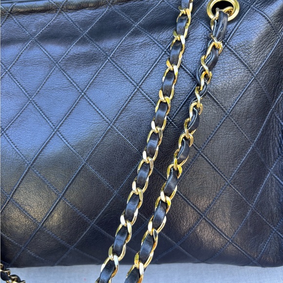 Authentic CHANEL wild stitch lambskin black shopper tote oversized CC charm - Picture 4 of 15